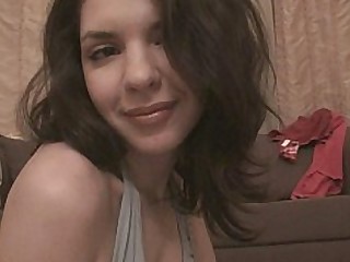 Babe Brunette Striptease Webcam